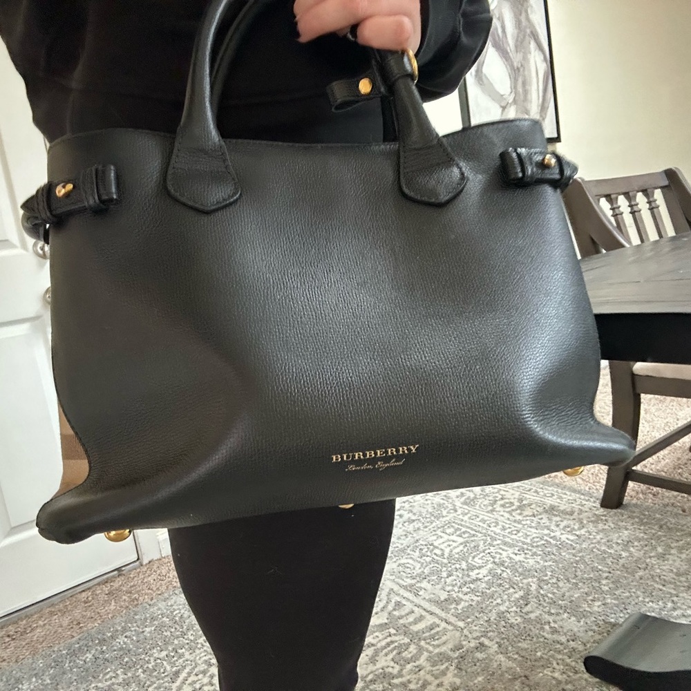 Burberry banner medium tote